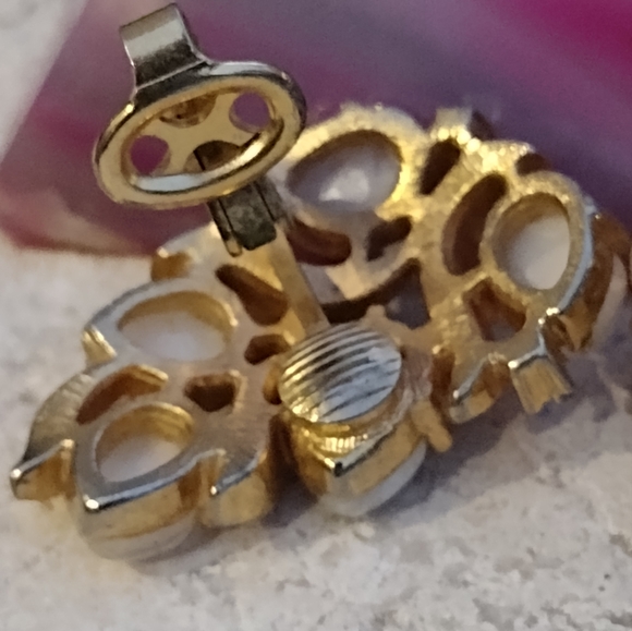 1960s ALFRED PHILIPPE Crown Trifari Moonstone Glass Fruit Salad Earrings - Picture 5 of 15